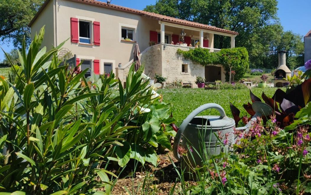 Bed and Breakfast Le Colombie Gouleme Concores Экстерьер фото